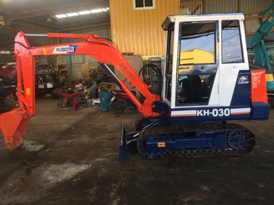 ขายรถขุด KUBOTA KH030 พร้อมใช้งาน ระบบดีเครื่องดี ปั้มไว พร้อมทำสี พร้อมติดแอร์ ติดฟิลม์ มีหัวเก๋ง เก่านอกแท้ มีเอกสารใชอินวอย