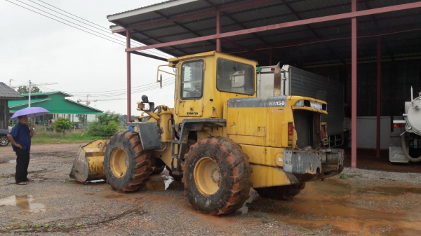 ขายด่วน รถตัก KOMATSU WA150-3 สภาพพร้อมใช้งาน เครื่องเกียร์ดีเยี่ยม  รถพร้อมทำงาน เอกสารใบอินวอยซ์ สนใจโทรสอบถาม  093-0764943  คุณตั้ม