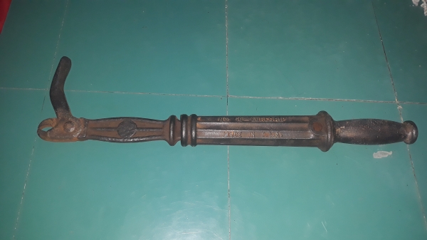 ขายคีมถอนตะปูCRESCENT SUREGRIP NO-56 MADE IN USA. มือสองสภาพดี ขายคีมถอนตะปูCRESCENT SUREGRIP NO-56 MADE IN USA. มือสองสภาพดี