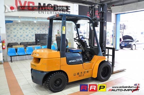 ขายรถโฟล์คลิฟท์มือสอง TOYOTA รุ่น 7FD25-30930 นำเข้าจากประเทศญี่ปุ่น 100\% ไม่เคยใช้งานในไทย