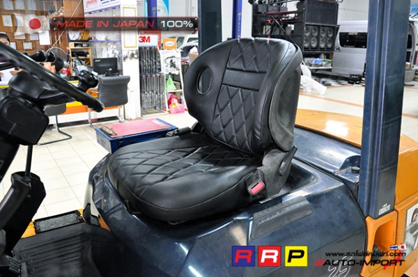 ขายรถโฟล์คลิฟท์มือสอง TOYOTA รุ่น 7FD25-30930 นำเข้าจากประเทศญี่ปุ่น 100\% ไม่เคยใช้งานในไทย