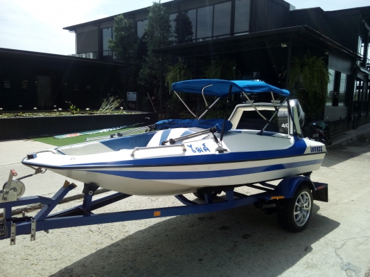 ขายเรือ seat boat 13 ฟุตsport เครื่อง40แรง (ทริมไฟฟ้า) เครื่องเสียง แน่นๆ 160,000.บาท