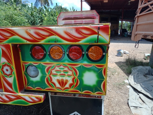 ขายลูกพ่วงพื้นเรียบ 2 เพลา ยาว 6.20 ม กว้าง 2.50 ม ปี 55 เพลาเเม็ก