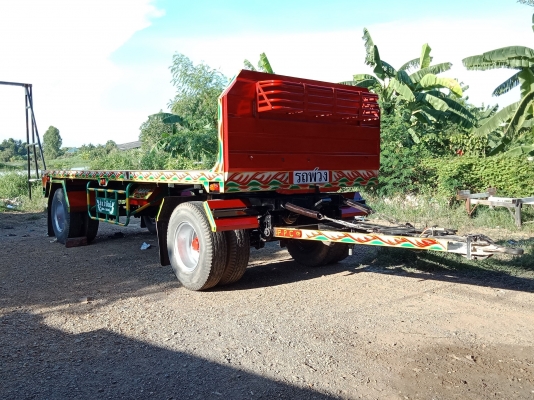 ขายลูกพ่วงพื้นเรียบ 2 เพลา ยาว 6.20 ม กว้าง 2.50 ม ปี 55 เพลาเเม็ก