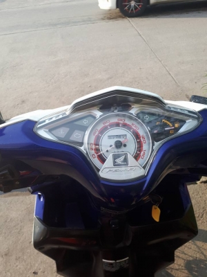 Honda Click i ปี 2554 สีขาวแดง รุ่น Street เป็นลายสุดท้าย รถสวยพร้อมใช้ Honda Click i ปี 2554 สีขาวแดง รุ่น Street เป็นลายสุดท้าย รถสวยพร้อมใช้