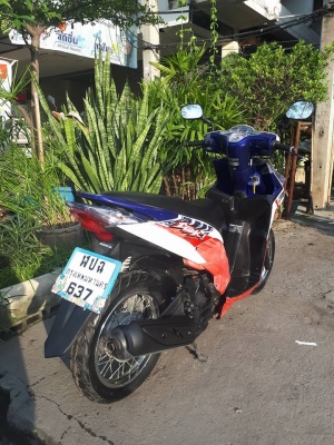 Honda Click i ปี 2554 สีขาวแดง รุ่น Street เป็นลายสุดท้าย รถสวยพร้อมใช้