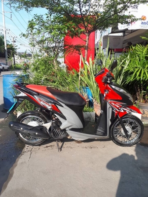 Honda Click 125i ปลายปี 2556 สีแดง ดำด้าน สวยวิ๊ง รุ่น Racing combi - brake Honda Click 125i ปลายปี 2556 สีแดง ดำด้าน สวยวิ๊ง รุ่น Racing combi - brake
