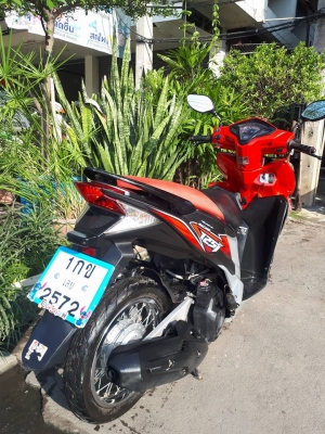 Honda Click 125i ปลายปี 2556 สีแดง ดำด้าน สวยวิ๊ง รุ่น Racing combi - brake