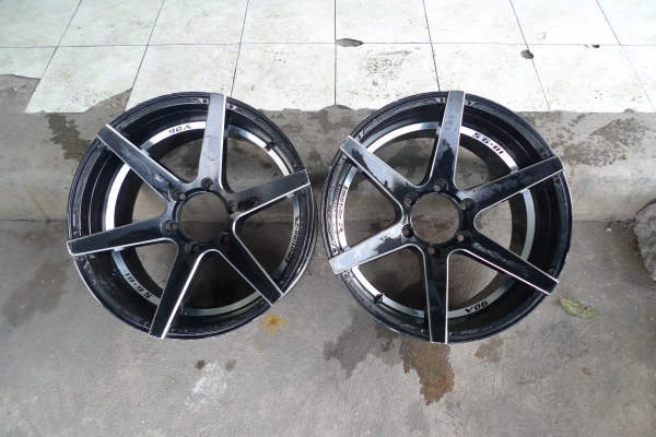 ขอบ18นิ้ว6รู 1 คู่ สวยๆ ขาย ราคา คู่ละ 4500 บาท