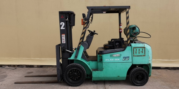 ขายโฟล์คลิฟท์ 2.5ตัน เสา3เมตร ใช้งานแค่1900ชั่วโมงเท่านั้น!!