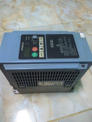 อินเวอร์เตอร์ปรับรอบมอเตอร์ 1แรง ไฟเข้า220v1เฟส ออก220v3เฟส