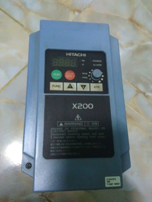 อินเวอร์เตอร์ปรับรอบมอเตอร์ 1แรง ไฟเข้า220v1เฟส ออก220v3เฟส
