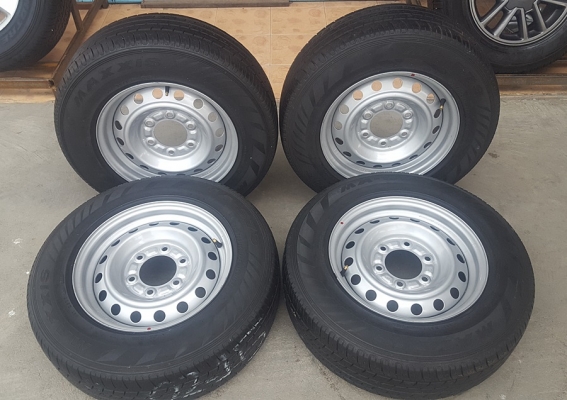 ล้อกะทะขอบ15  6รู139 ยาง205/70/15 ปี15  4 ล้อ