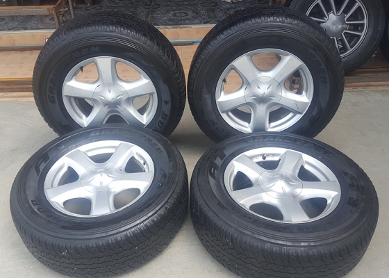 ขายล้อISUZU V Cross17 ยาง265/65/17 ปี 16   4 ล้อ