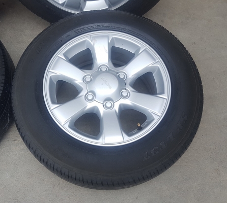 ขายล้อISUZU 1.9 ขอบ16 ยาง215/65/16 ปี 17   4 ล้อ