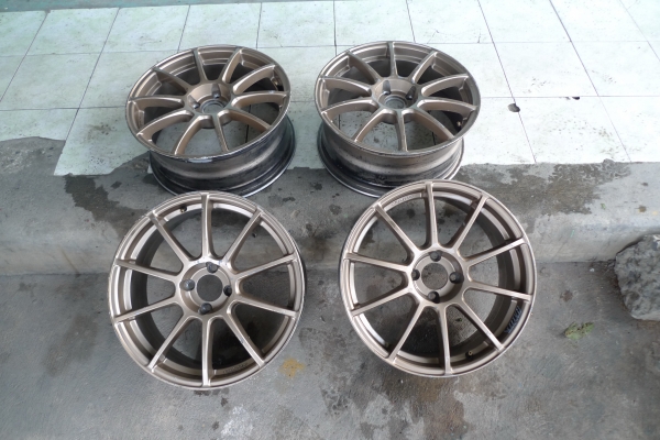 ขอบ17นิ้ว4รู100 ชุดนี้สมบูรณ์พร้อมใช้ ราคา 4300 บาท