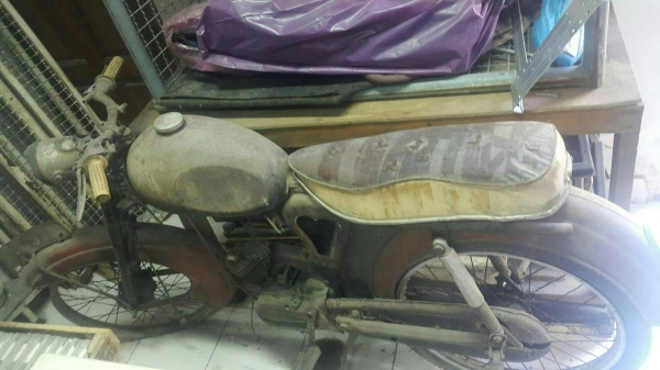 มอเตอร์ไซค์โบราณปั่นได้ด้วย