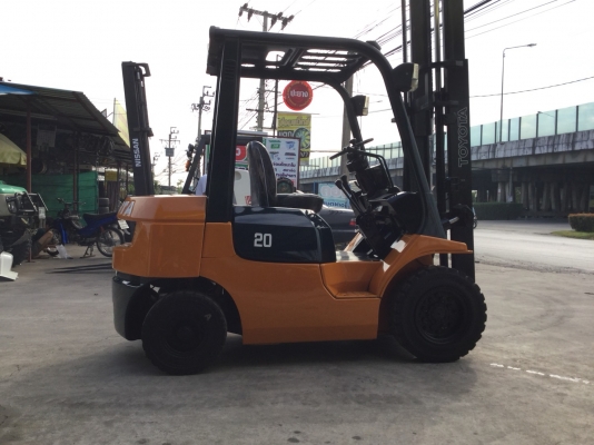 อาร์ ซี เอช โฟรคลิฟท์  ขาย โตโยต้ารุ่น 7 เบนซิน 2 ตัน