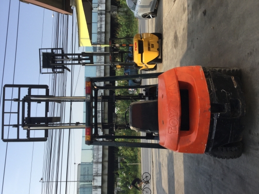 อาร์ ซี เอช โฟรคลิฟท์ ขาย โตโยต้า รุ่น 7 เบนซิน 2.5 ตัน