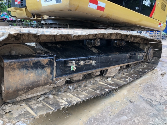 ขายรถแบคโฮ CAT 320D2 ใช้งาน 2 พันชั่วโมง สภาพนางงามจักวาล สวย แน่น เต็มทุกจุด ขายรถแบคโฮ CAT 320D2 ใช้งาน 2 พันชั่วโมง สภาพนางงามจักวาล สวย แน่น เต็มทุกจุด