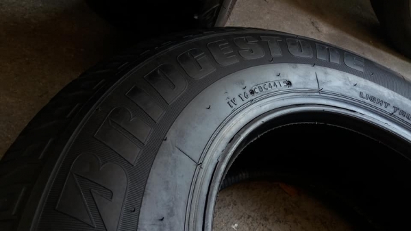 ขายยาง Bridgestone Duravis 225 75 15 ปี 15 ขายยาง Bridgestone Duravis 225 75 15 ปี 15