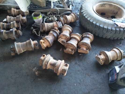 โรลเลอร์ komatsu pc200-5