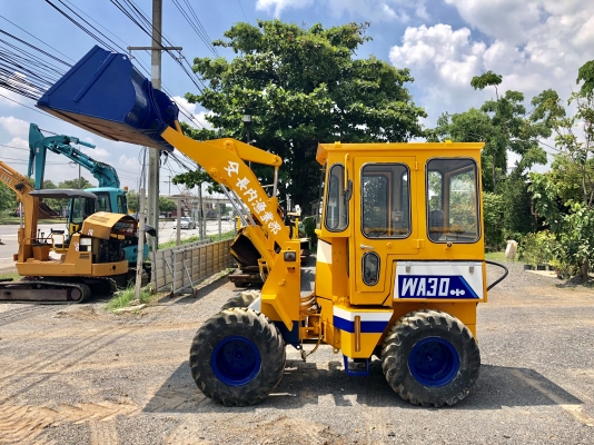 ขายรถตัก KOMATSU WA30-2 เครื่อง3 สูบ ระบบเลี้ยวเอวอ่อน 1500 ชม สมบูรณ์พร้อมใช้ครับ FROM JAPAN ติดต่อ 063-9316985 ID LINE : 0639316985
