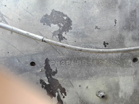 Hino mega เครื่องP11-320 แรงม้า เกียร์ZF แม่ 12 ล้อ ลูก 2 คาน ปี  49 นำ้หนักบรรทุกใด้ 31.5 ตัน รถสวยบาง ใช้งานน้อย เจ้าของออกใหม่ป้ายแดง วิ่งทรายใกล้ๆ ไม่เคยแบกนำ้หนัก