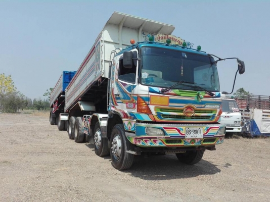 Hino mega เครื่องP11-320 แรงม้า เกียร์ZF แม่ 12 ล้อ ลูก 2 คาน ปี  49 นำ้หนักบรรทุกใด้ 31.5 ตัน รถสวยบาง ใช้งานน้อย เจ้าของออกใหม่ป้ายแดง วิ่งทรายใกล้ๆ ไม่เคยแบกนำ้หนัก