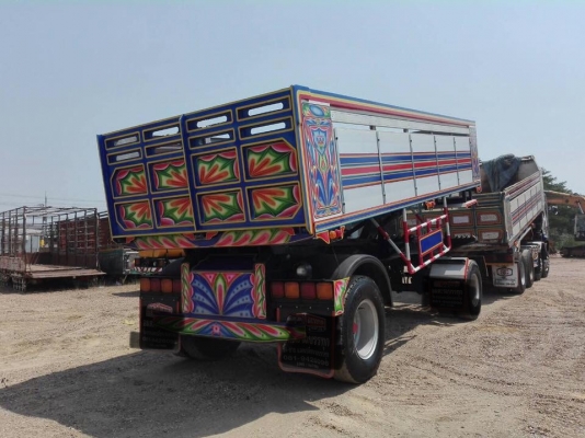 Hino mega เครื่องP11-320 แรงม้า เกียร์ZF แม่ 12 ล้อ ลูก 2 คาน ปี  49 นำ้หนักบรรทุกใด้ 31.5 ตัน รถสวยบาง ใช้งานน้อย เจ้าของออกใหม่ป้ายแดง วิ่งทรายใกล้ๆ ไม่เคยแบกนำ้หนัก