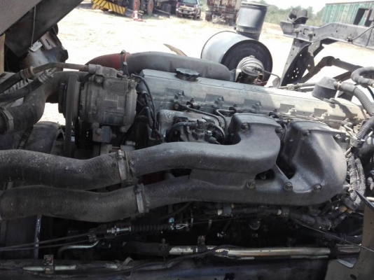 Hino mega เครื่องP11-320 แรงม้า เกียร์ZF แม่ 12 ล้อ ลูก 2 คาน ปี  49 นำ้หนักบรรทุกใด้ 31.5 ตัน รถสวยบาง ใช้งานน้อย เจ้าของออกใหม่ป้ายแดง วิ่งทรายใกล้ๆ ไม่เคยแบกนำ้หนัก