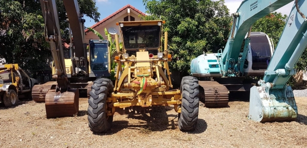 รถเกรด Caterpillar 140G