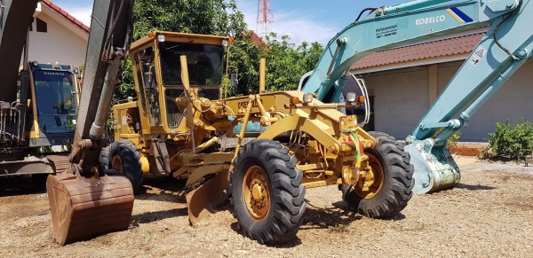 รถเกรด Caterpillar 140G