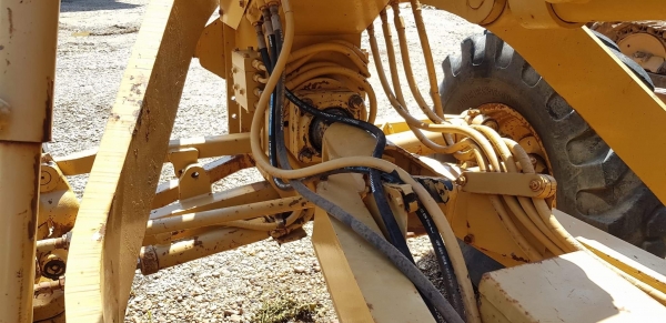 รถเกรด Caterpillar 140G
