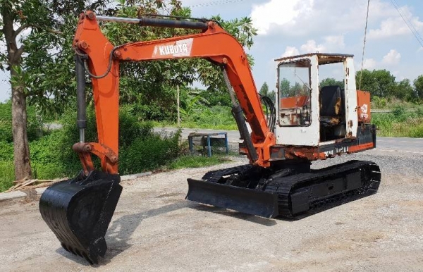 ขายด่วน175,000รถแบคโฮKUBOTAคูโบต้าKH120เทียบเท่าPC50เครื่องคูโบต้า4สูบปั่มแรงรถนอกเพิ่งนำเข้ามาใหม่ยังไม่เคยใช้งานในเมืองไทยเลย