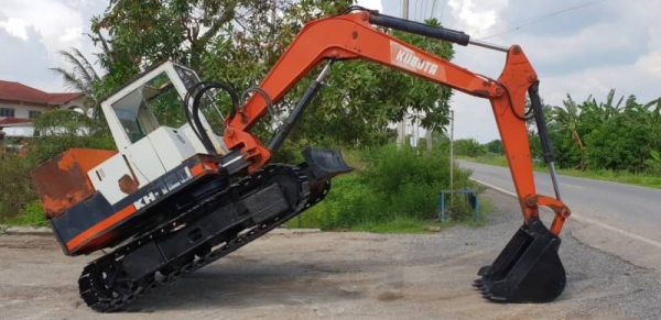 ขายด่วน175,000รถแบคโฮKUBOTAคูโบต้าKH120เทียบเท่าPC50เครื่องคูโบต้า4สูบปั่มแรงรถนอกเพิ่งนำเข้ามาใหม่ยังไม่เคยใช้งานในเมืองไทยเลย