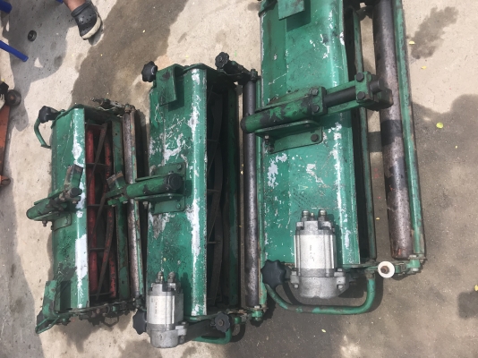 ขายชุดตัดหญ้าไฮดรอลิก เก่านอก ขายชุดตัดหญ้าไฮดรอลิก เก่านอก