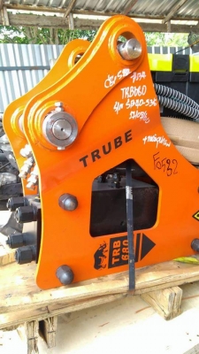 หัวกระแทก TRB680 ของใหม่พึ่งนำเข้ามาจากญี่ปุ่น ใส่รถแบคโฮ PC40-PC60 มีอุปกรณ์ครบ มีเกจวัดแรงดัน มีถังไนโตร พร้อมติดตั้งใช้งาน
