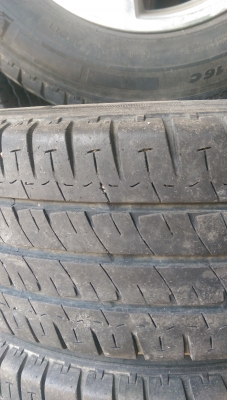 ล้อแม็ก โตโยต้า 5 รู พร้อมยาง 215/65R16C ปี 14 สวย ๆ พร้อมใช้งาน