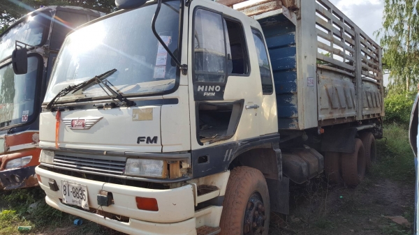 ขาย รถ 10 ล้อดั้ม HINO FM1MNKA ดั้มสามมิตร เครื่อง EM100 220 แรงม้า คัสซีสวย สโลว์กลาง มีลำโพงลากพ่ว