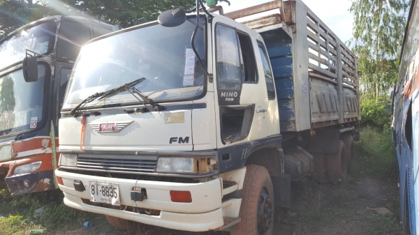 ขาย รถ 10 ล้อดั้ม HINO FM1MNKA ดั้มสามมิตร เครื่อง EM100 220 แรงม้า คัสซีสวย สโลว์กลาง มีลำโพงลากพ่ว