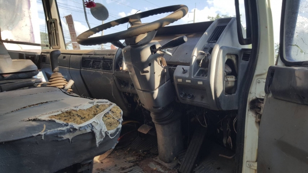 ขาย รถ 10 ล้อดั้ม HINO FM1MNKA ดั้มสามมิตร เครื่อง EM100 220 แรงม้า คัสซีสวย สโลว์กลาง มีลำโพงลากพ่ว