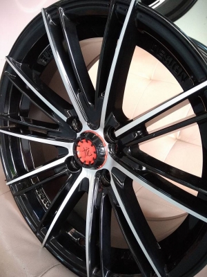 แม็กใหม่ขอบ 15 ราคา 7900 พร้อมยางไทยดีสโตน 12900 บาท