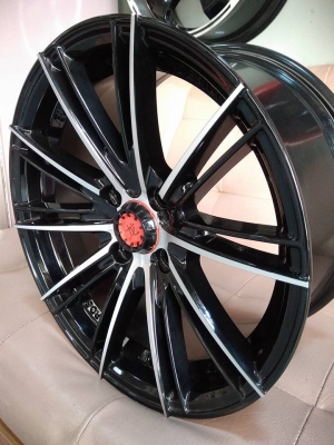 แม็กใหม่ขอบ 15 ราคา 7900 พร้อมยางไทยดีสโตน 12900 บาท