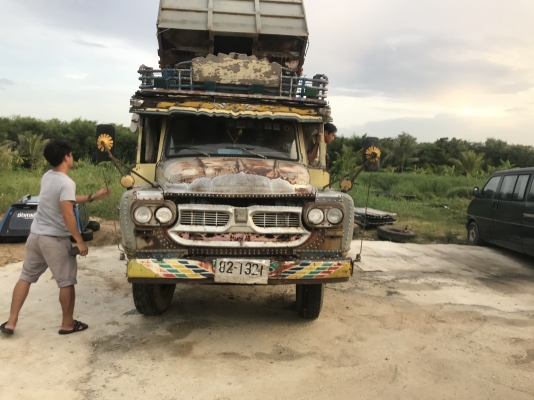 สิบล้อดั้มหัวยาว สิบล้อดั้มหัวยาว