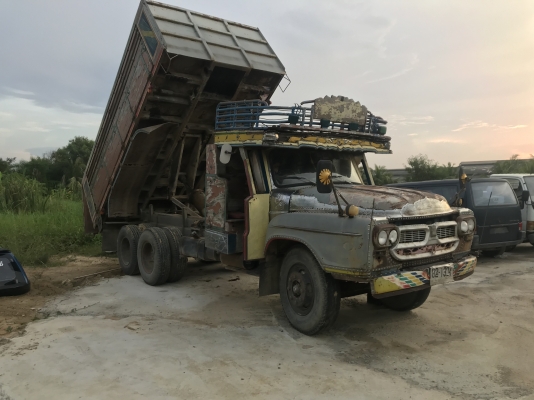 สิบล้อดั้มหัวยาว สิบล้อดั้มหัวยาว