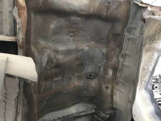 ขาย 285,000 บาท HINO FF177 ตู้ 3 บาน ยาว 7.2 เมตร เครื่อง EH700-168 แรง หัวบาง ยางดี คัสชีสวย เอกสารเล่มทะเบียน  รถอยู่   สมุทรปราการ บางพลี   โทร 0610710295ฟ