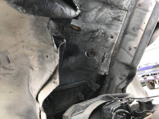 ขาย 300,000 บาท HINO FF177 ตู้ 10 บาน ยาว 7.2 เมตร เครื่อง EH700-168 แรง หัวบาง ยางดี คัสชีสวย เอกสารเล่มทะเบียน  รถอยู่   สมุทรปราการ บางพลี   โทร 0610710295