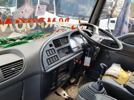 เดกก้า230แรง ปี47 รถวิ่งไก่ยาว 10เมตร20 พร้อมกล่องไก่ 500 ลูก พ่อค้าตัดได้เจ้าของรีบ