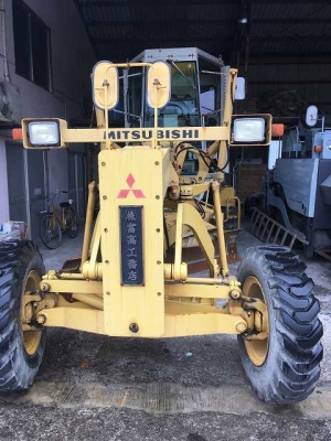 ขาย รถเกรด MITSUBISHI MG230E สภาพสวยพร้อมใช้ นำเข้าจากญี่ปุ่น สนใจติดต่อ อำพล 090-9694506, 080-3031241